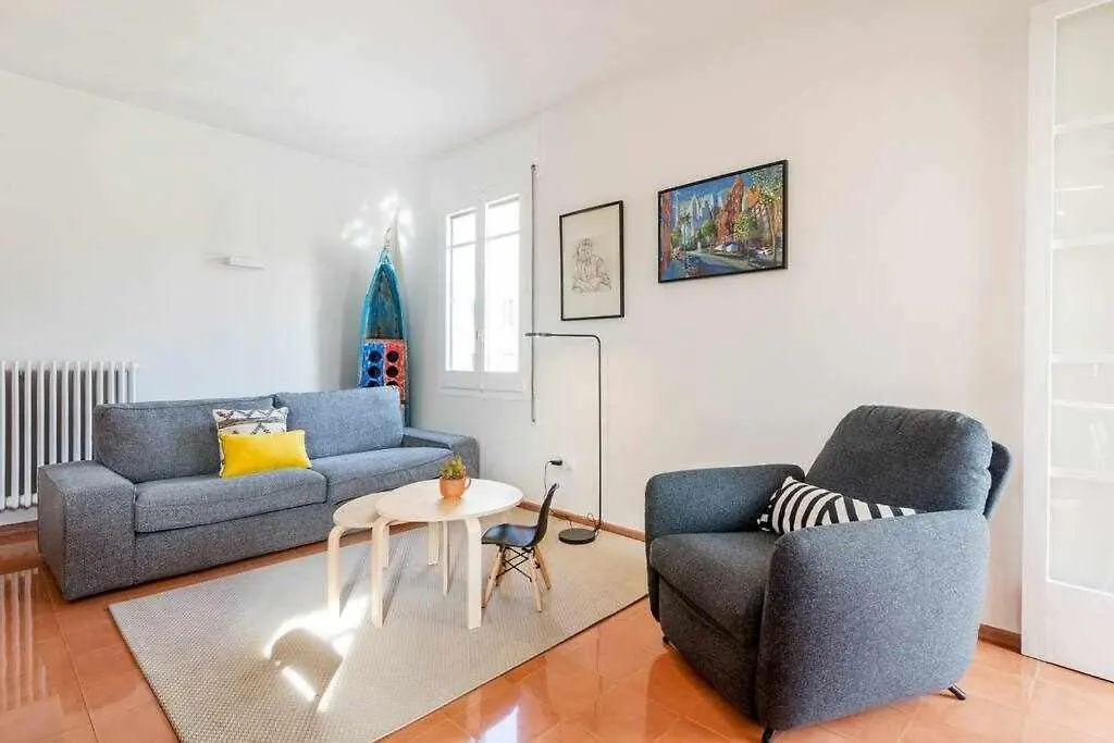 Apartamento New Top Floor Apt With A Lot Of Light & Aircon Gerona