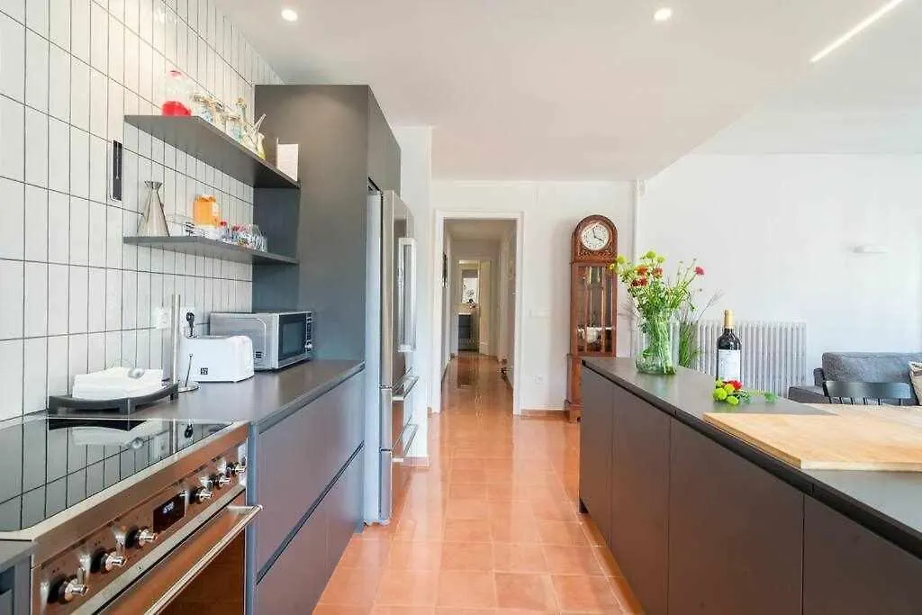 New Top Floor Apt With A Lot Of Light & Aircon Gerona