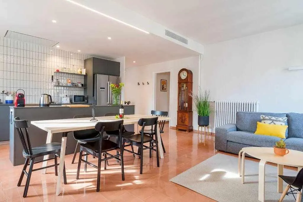 New Top Floor Apt With A Lot Of Light & Aircon Girona 0*,  Spain